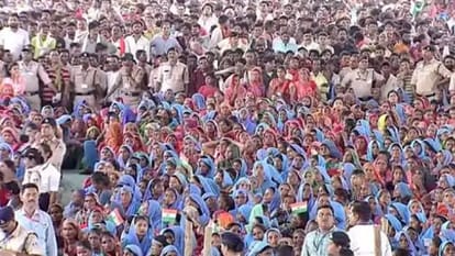 Modi said - I could not go to my mother on my birthday, but lakhs of mothers of the region are blessing me