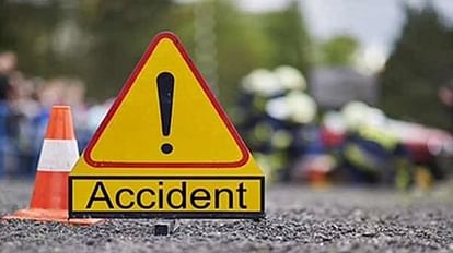 car hits roadside tree in Nabarangpur Odisha