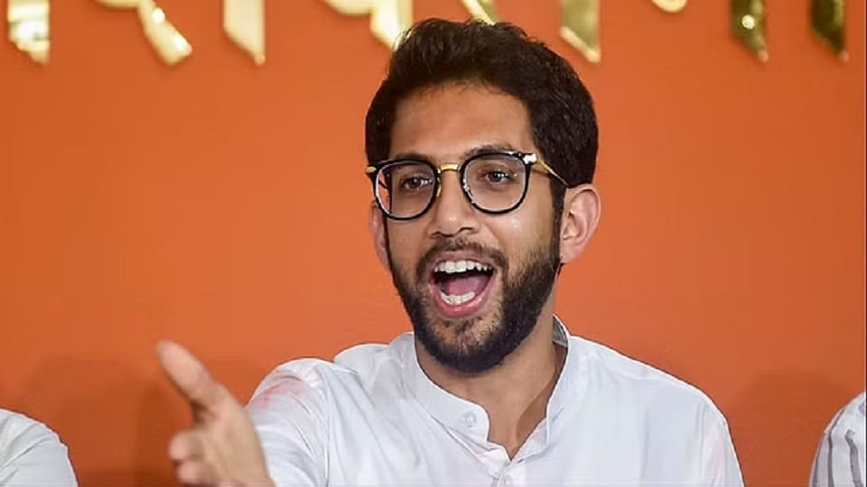 Vedanta-Foxconn Project Aaditya Thackeray AAP workers show black flags to Nirmala Sitharaman convoy in Pune