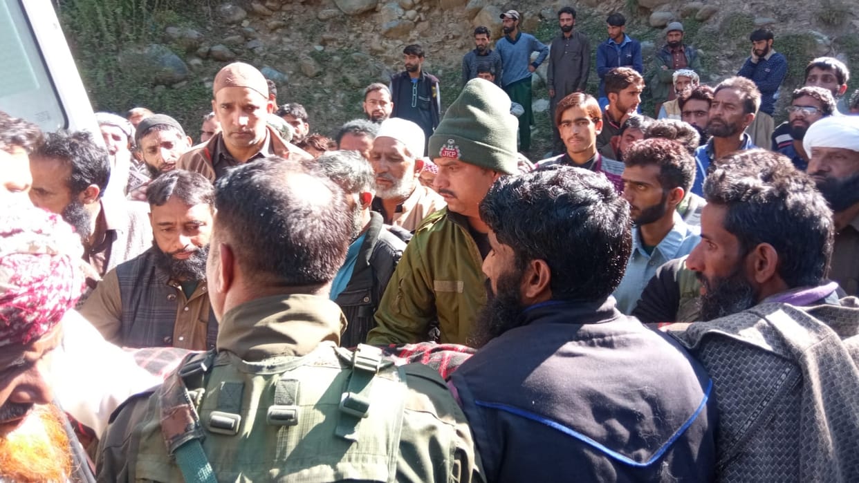 anantnag kokernag hut collapse three died