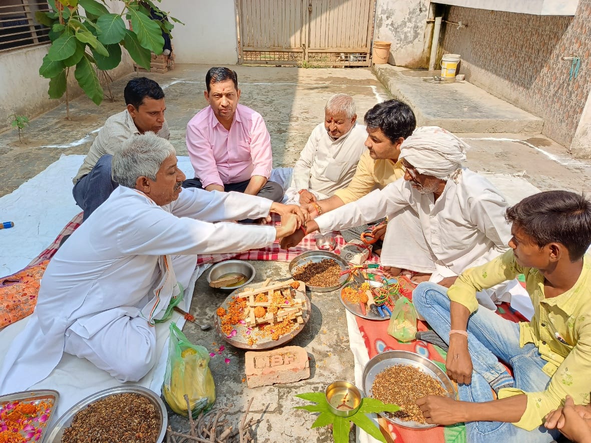 On the occasion of Vishwakarma Jayanti, a procession was taken out by performing a havan.