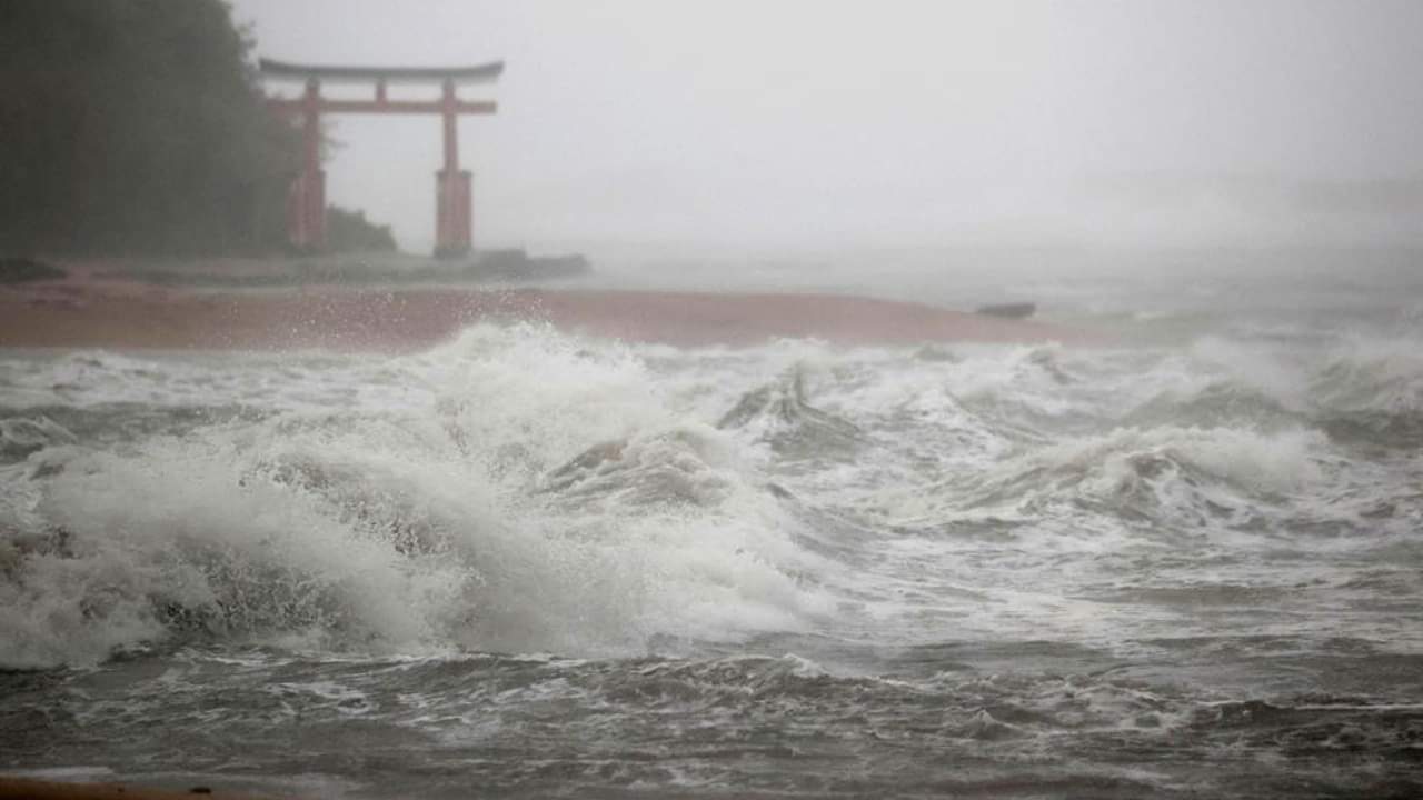 Earthquake in Taiwan, China and japan, tsunami warning, see photos