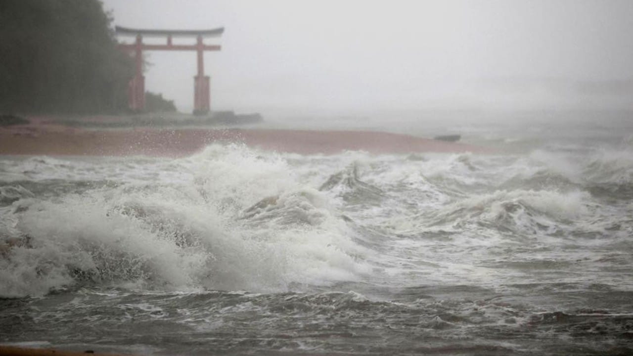 Earthquake in Taiwan, China and japan, tsunami warning, see photos
