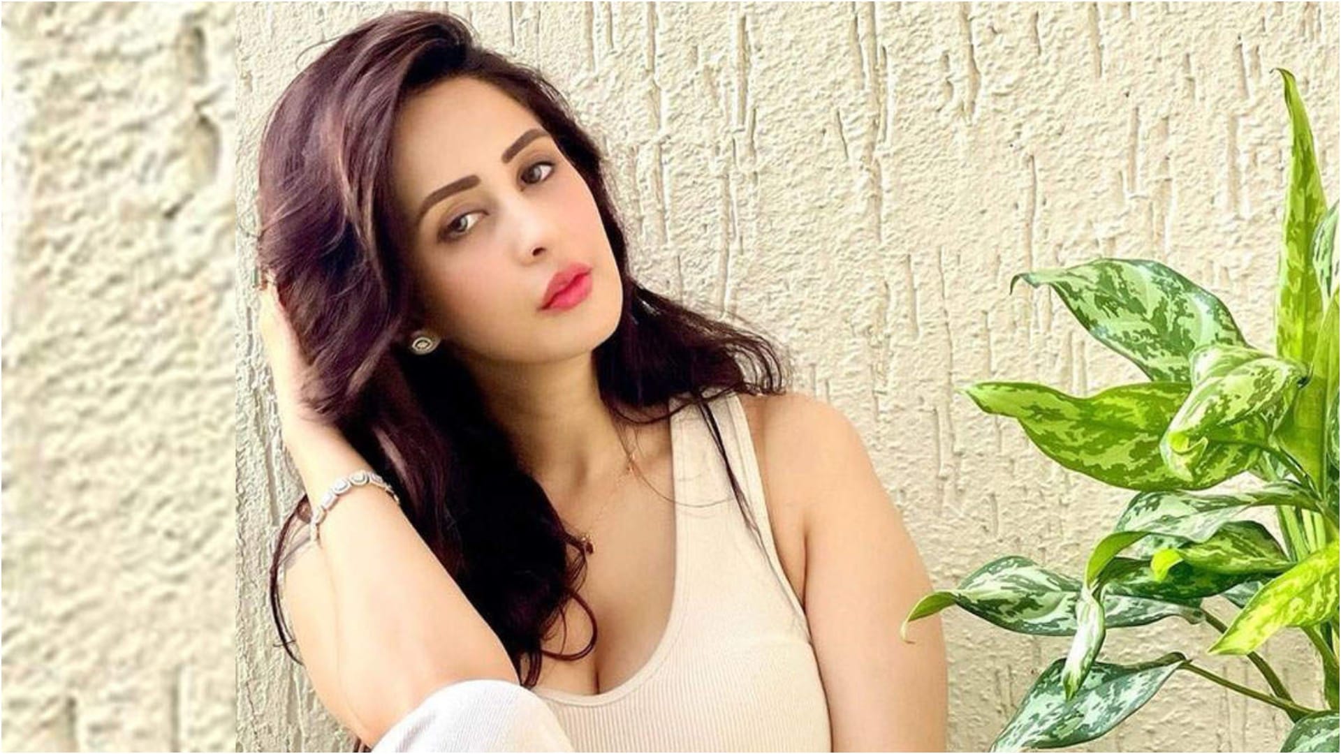 Chahatt Khanna breaks silence on her name linked with Ssukesh Chandrasekhar, says people don’t know reality