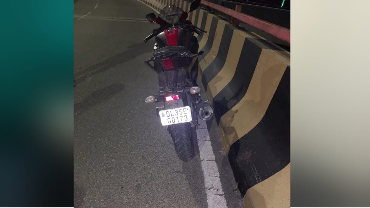 Two students killed in Ghaziabad: Sports bike collided with divider on elevated road, student fell 30 feet