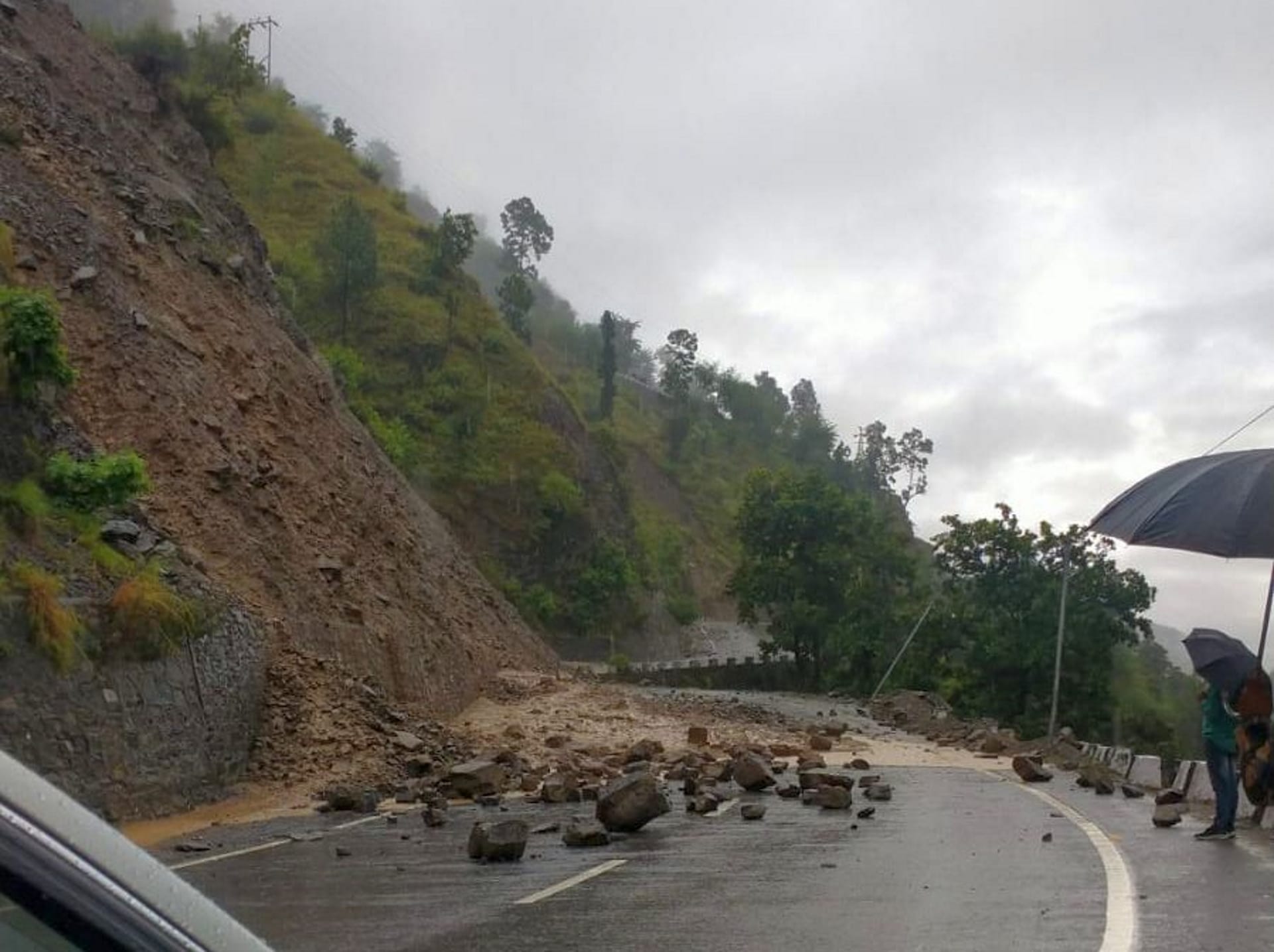 Weather Update Heavy Rain Kumaon three Dead including tourists and home guards Uttarakhand news in hindi