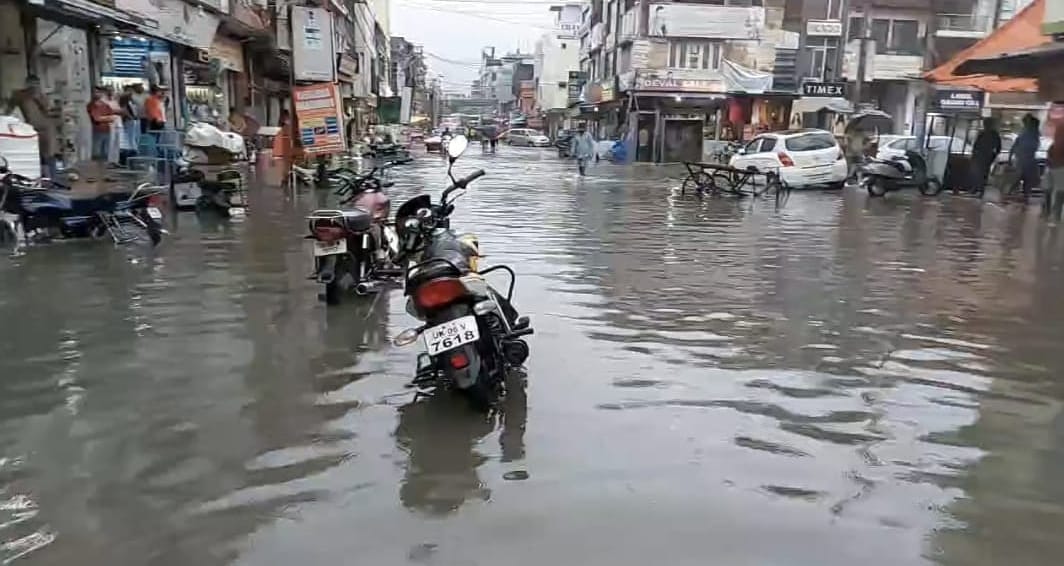 Weather Update Heavy Rain Kumaon three Dead including tourists and home guards Uttarakhand news in hindi