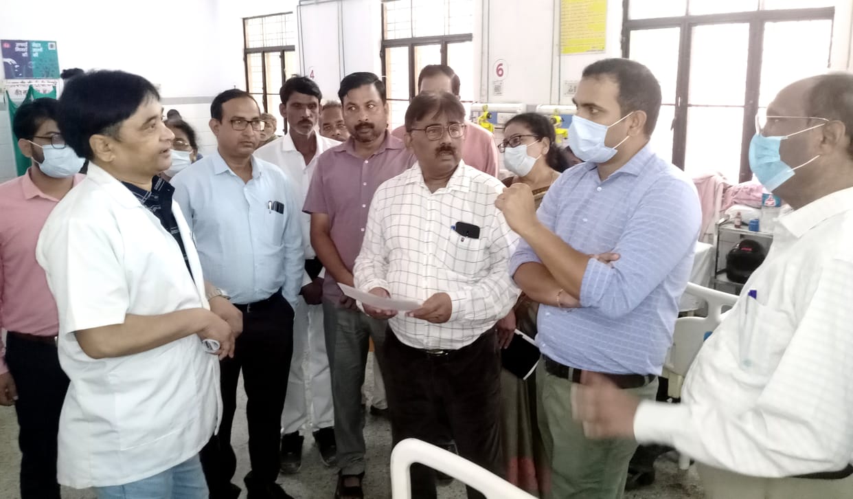 DM furious over the mismanagement of the district hospital, said to CMS: You do not deserve this post