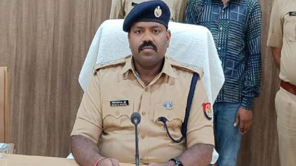 SP BBGTS Murthy transferred 13 police personnel including PRO before nagar nikay chunav Kasganj