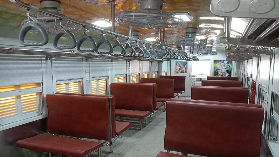 rail bus trail Travel Mathura to Vrindavan with Thakurji Bhajans