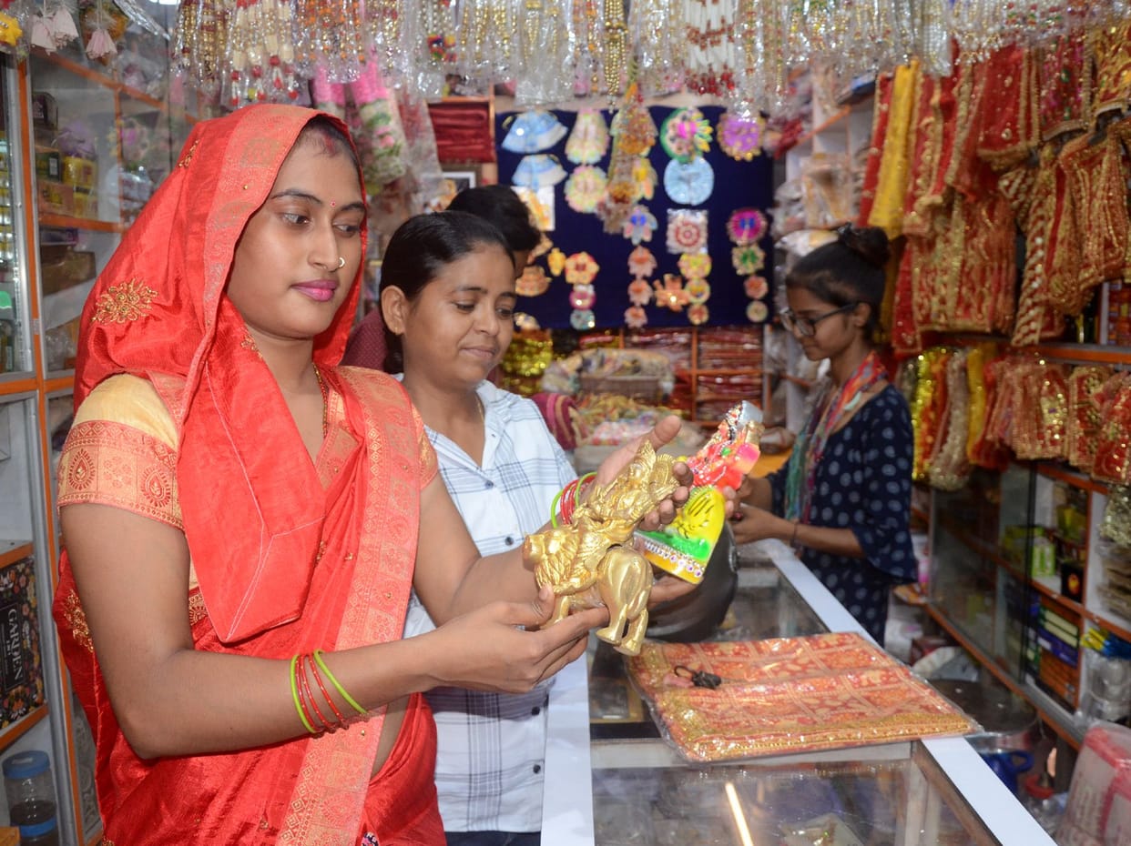 Market ready for festivals, distance from Chinese products, love for native
