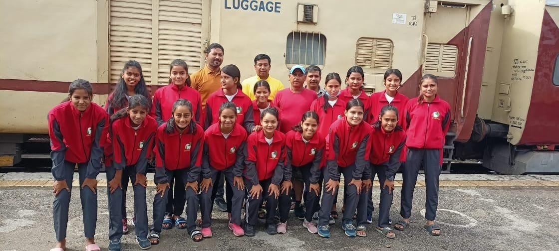 Team of football players left for Delhi