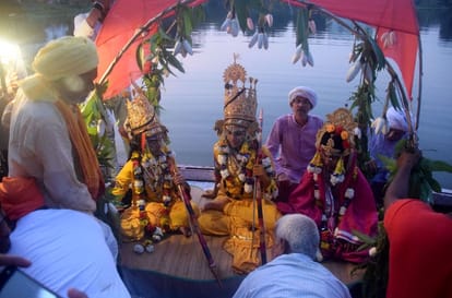 Ramnagar Ki Ramlila 10th day Sumant left for Ayodhya after paying homage to Lord Ram