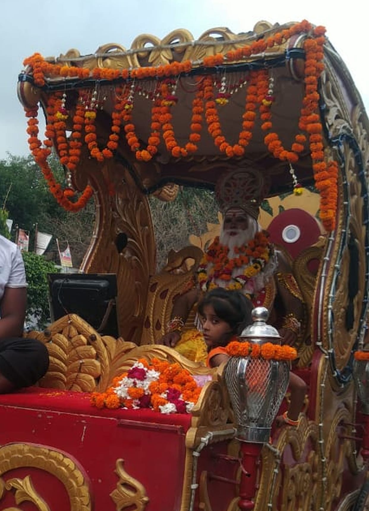 Lord Vishwakarma's procession took out with Ram Darbar