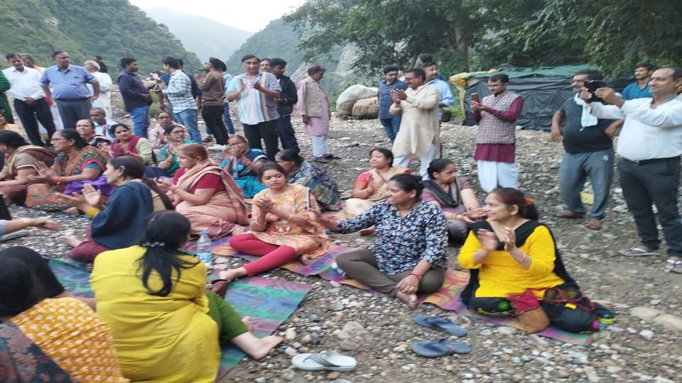 60 pilgrims from Hapur stranded due to landslide while returning from Badrinath