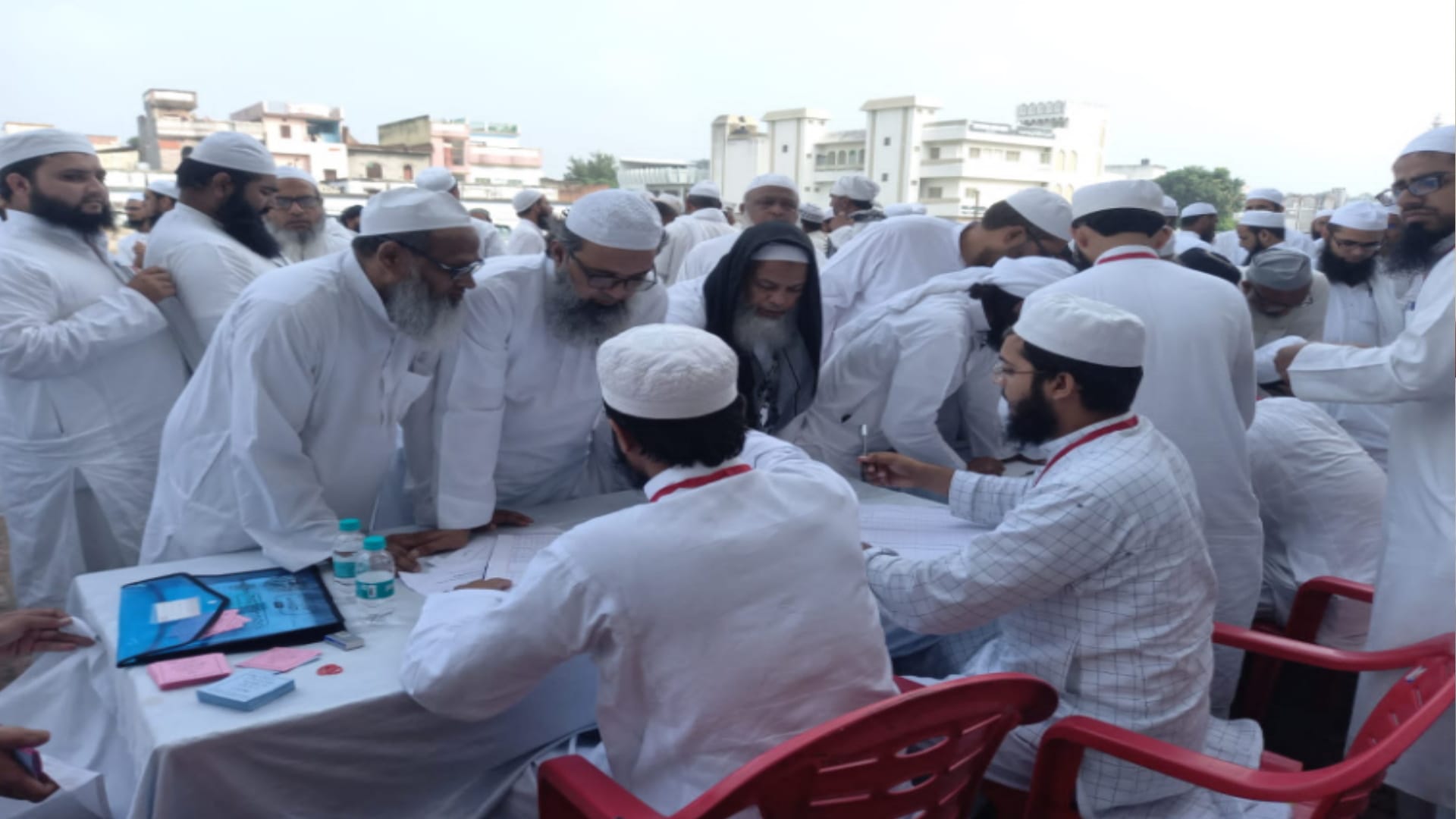 Protest Against Madrasas Survey in UP, Conference Will Be Held in Darul Uloom Deoband Today News in Hindi