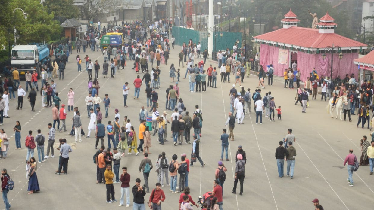 More than 1.27 crore tourists came to Himachal in the year 2022, police shared the figures