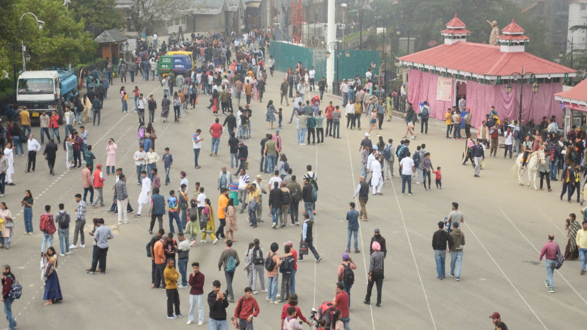 Gift to tourists, 20 percent discount on booking of rooms in hotels of himachal Tourism Development Corporati