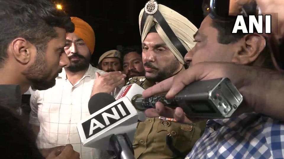 Students protest continues even after 24 hours in Mohali University