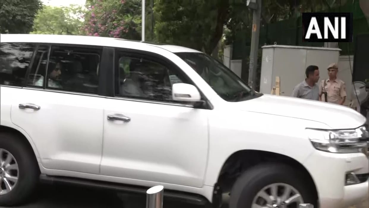 Bhagwant Mann reached Arvind Kejriwal at his residence