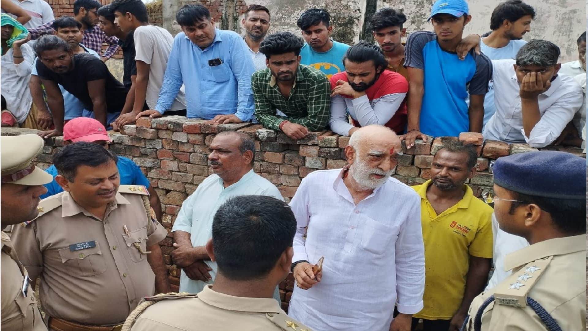 Baghpat: Firecrackers were being made illegally for five years, officials woke up after the accident