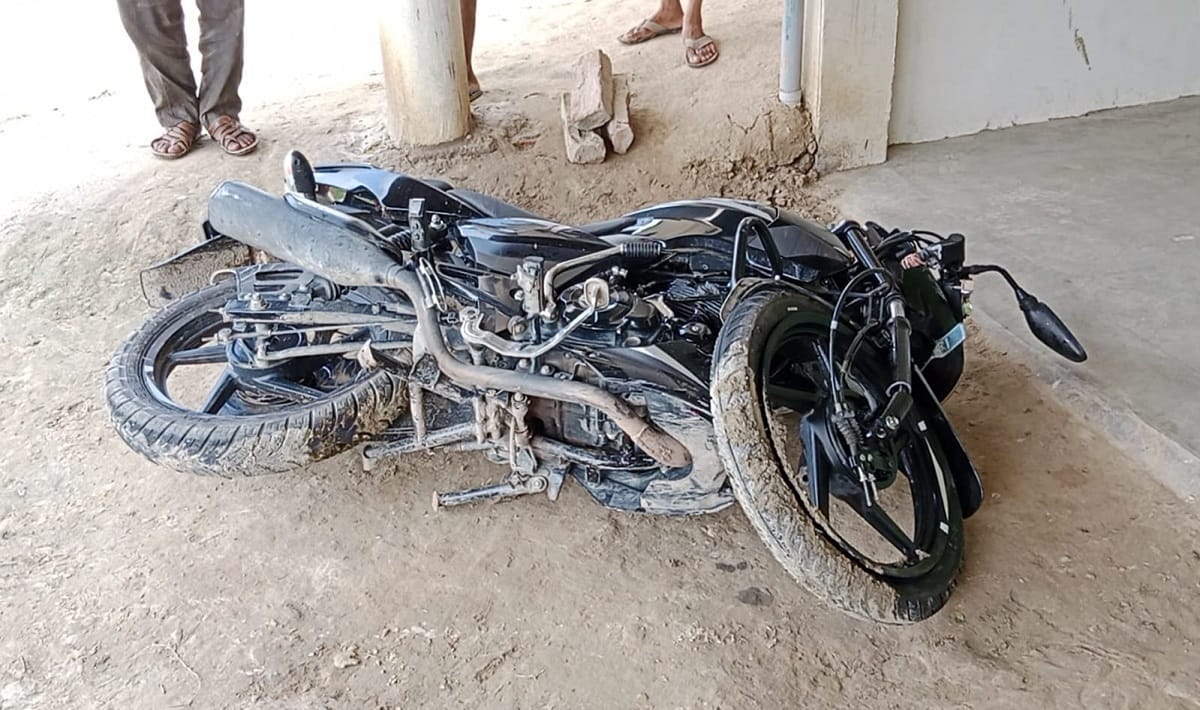 B.Tech student killed in bike and e-rickshaw accident on Mahmoorganj flyover varanasi