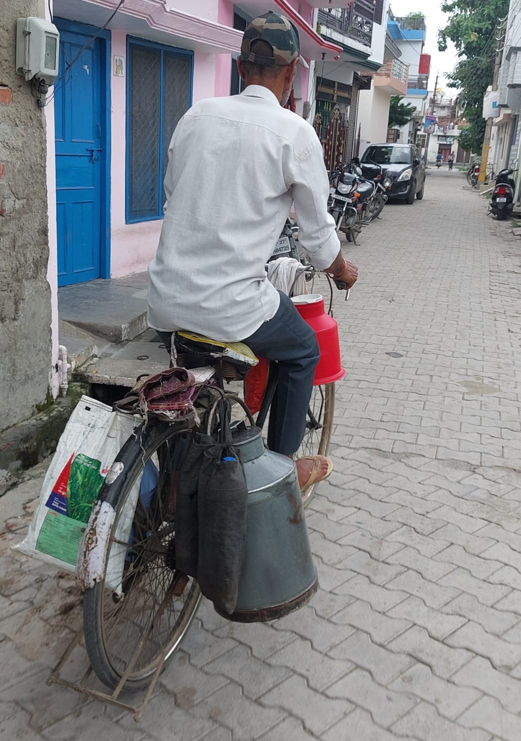 People drinking 50 thousand liters of adulterated milk