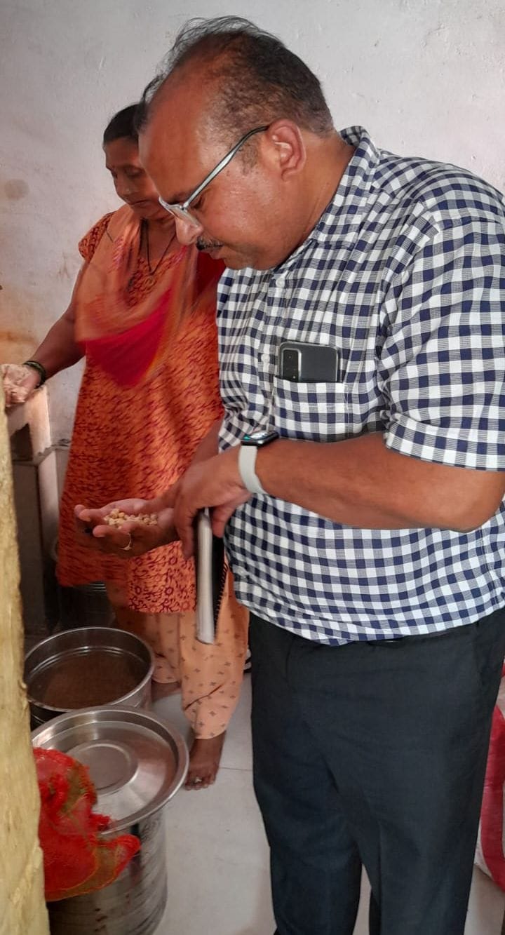 Hardoi, The health of the girl students recovered, returned to school