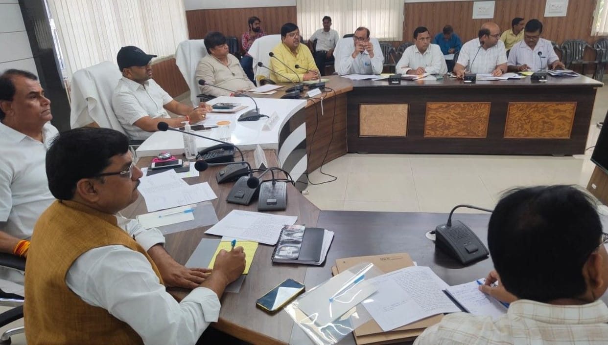Hathras: DM sought proposals for the development of mythological heritage
