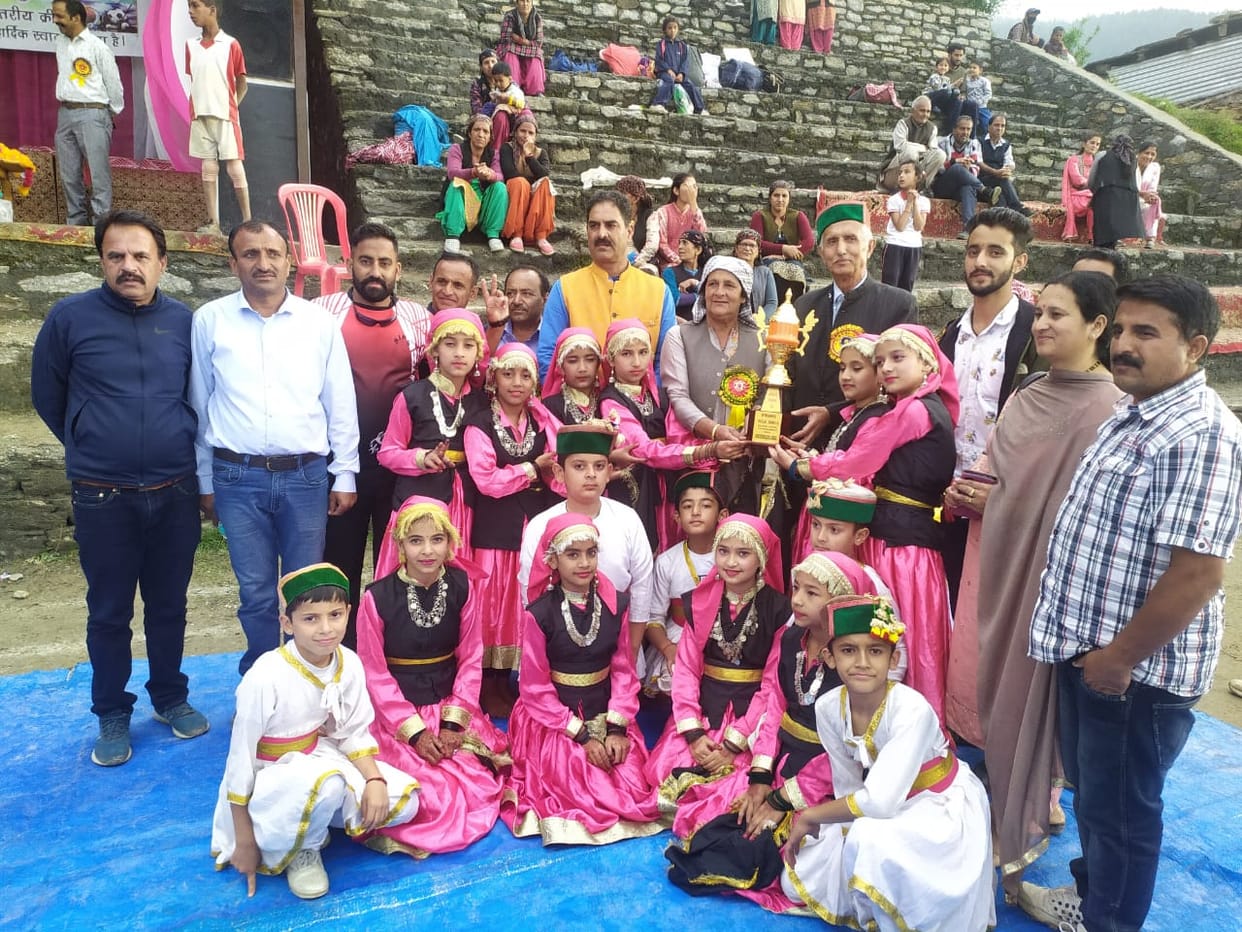 sarahan school win vollyball turnament