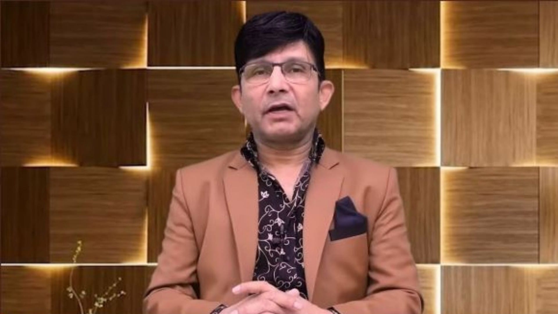 kamaal r khan aka KRK will not review any film after Hrithik Roshan Saif Ali Khan vikram vedha said i quit