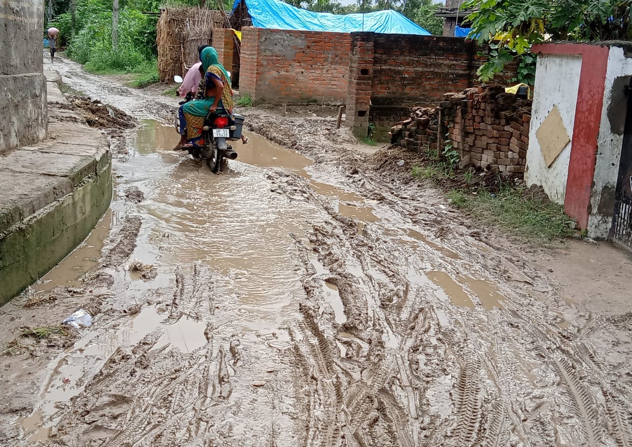 trouble due to mud on road