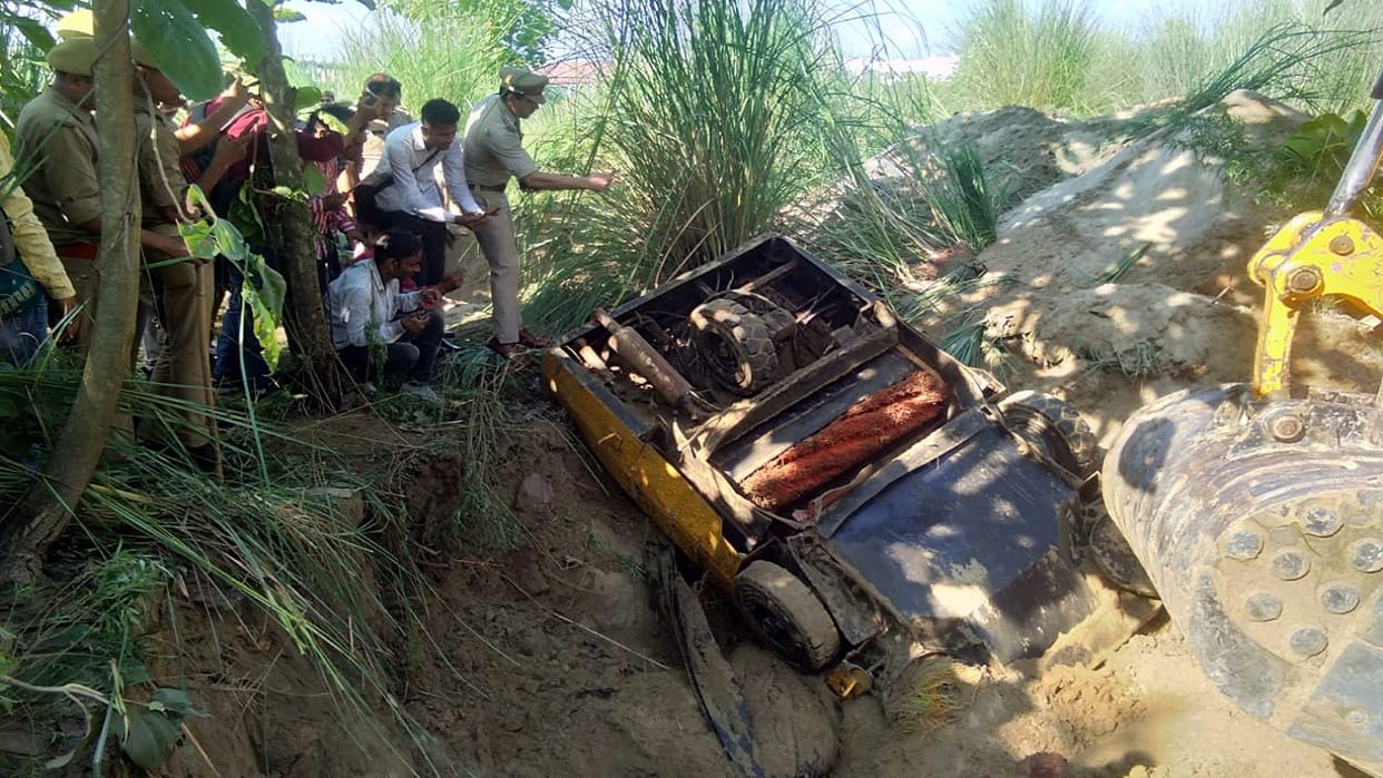 FIR on seven including Azam Khan in finding of municipal machine during excavation Jauhar University