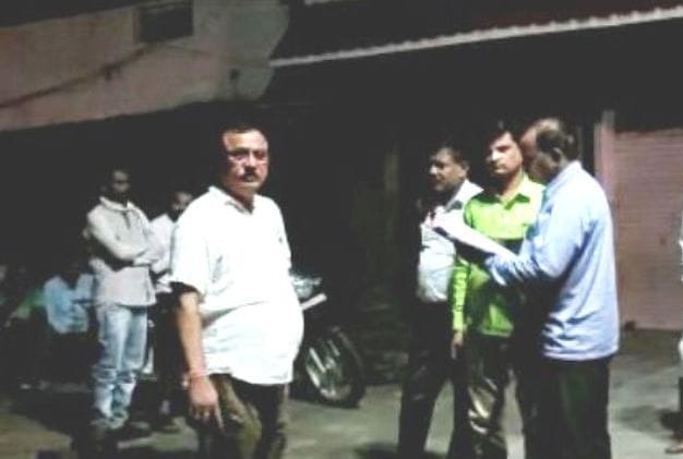 Jalaun: Caught seven trucks without paying market fee, fined lakhs