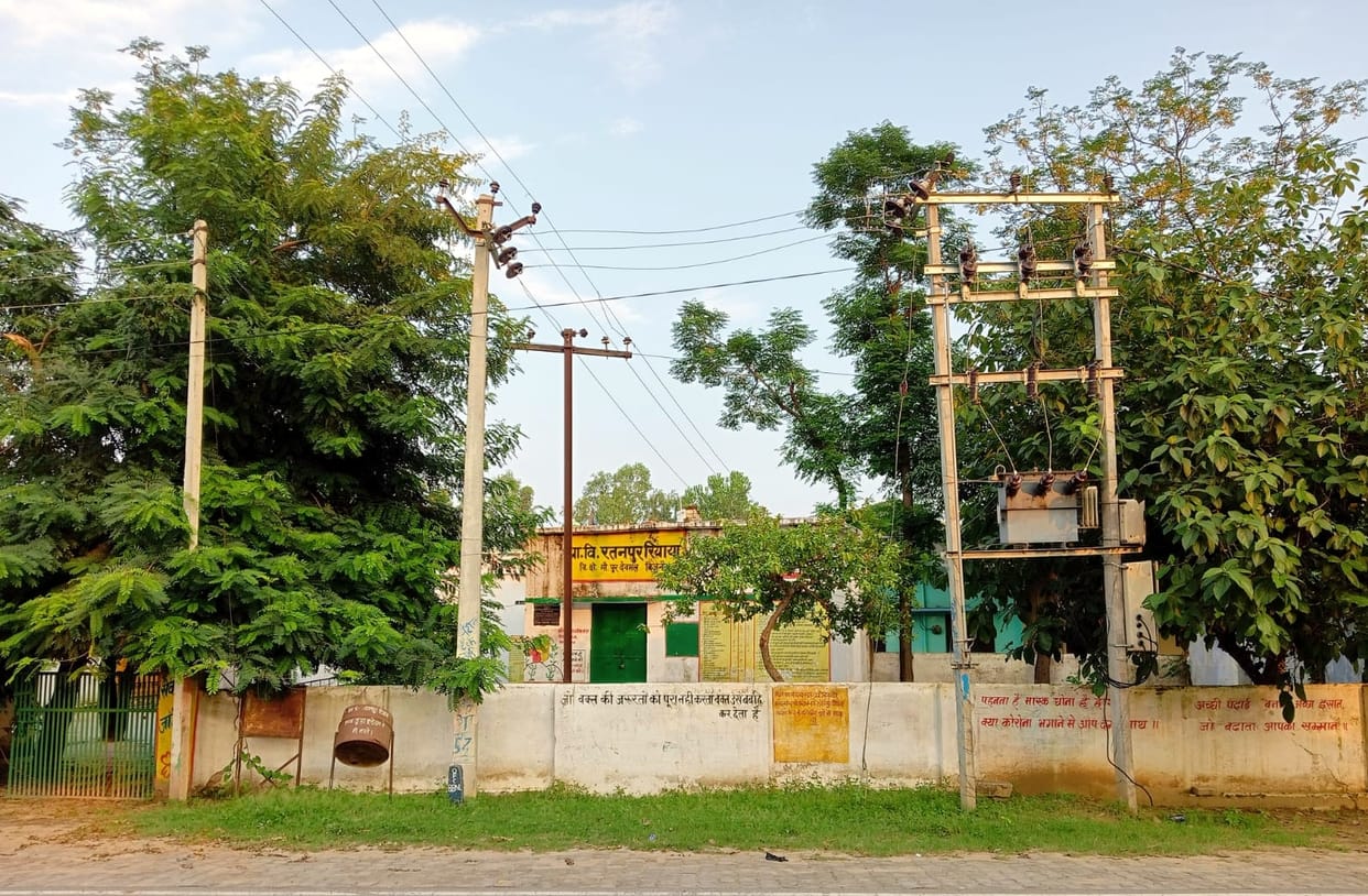 Bijnor: Electricity lines passing over council schools will be removed, letter written to superintending engin