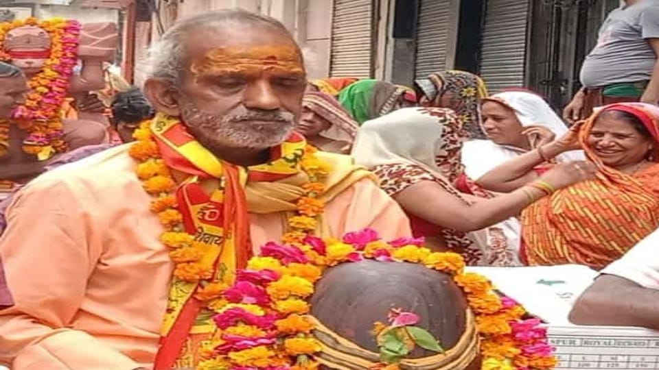 Chamunda Devi temple Mahant Dies during treatment in Agra