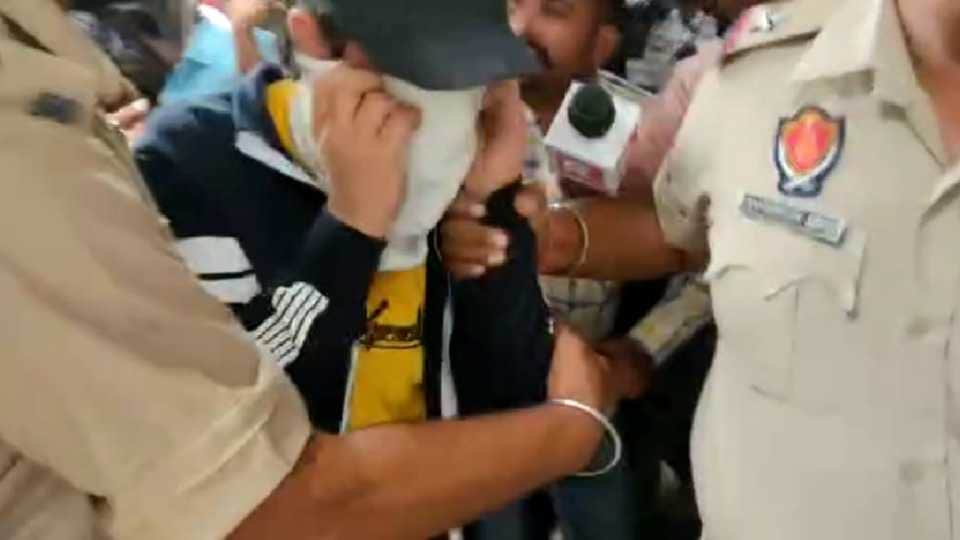 15 objectionable videos found in student mobile in Mohali case
