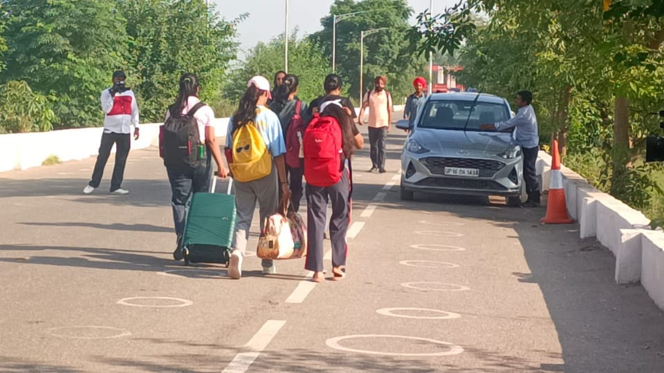 Mohali University Video Leak Warden Suspended Campus Closed for 6 Days News in Hindi