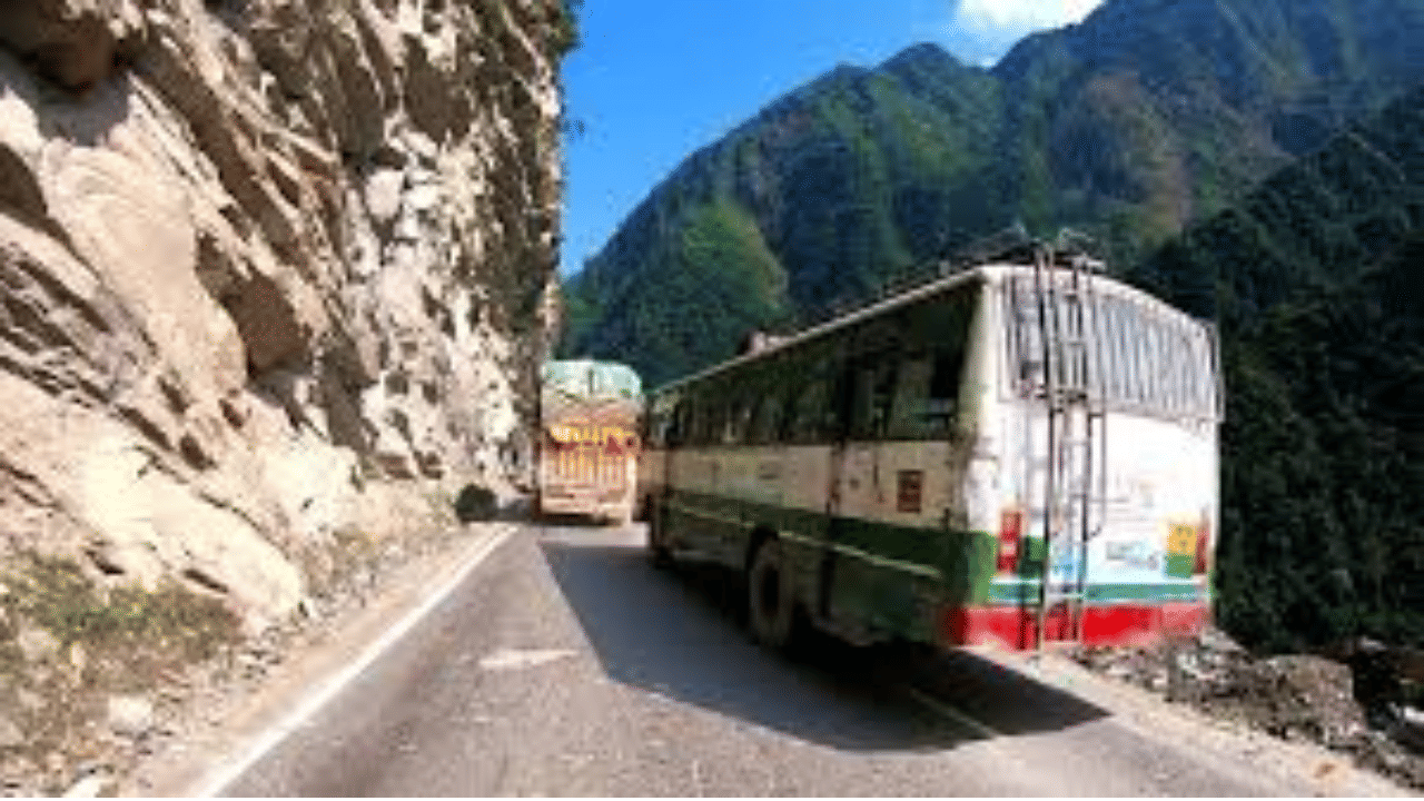travelling in mountains by car, keep these five tips in mind and you will be safe Himachal Pradesh Uttarakhand