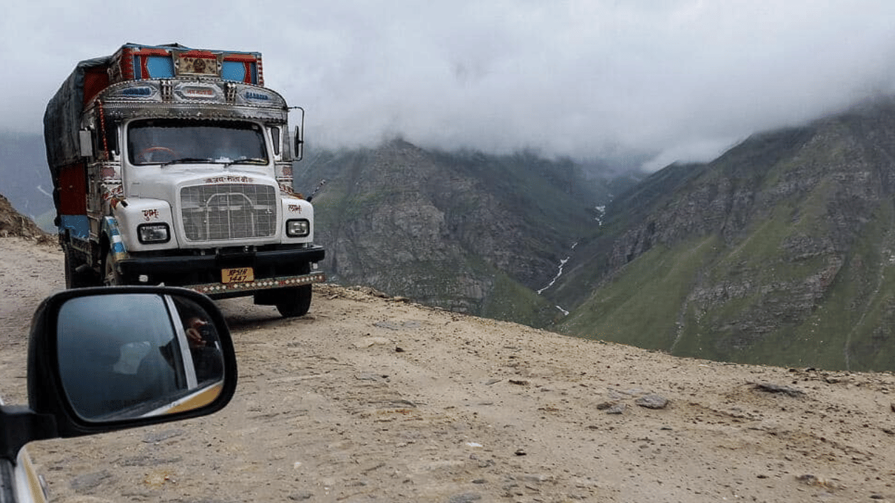 travelling in mountains by car, keep these five tips in mind and you will be safe Himachal Pradesh Uttarakhand