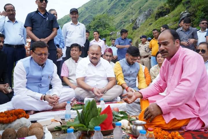 CM Dhami laid the foundation stone for the motor bridge connecting India Nepal