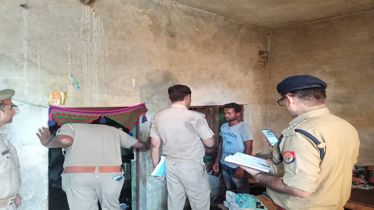 During the dispute the husband beat his wife to death with a hammer In Naini