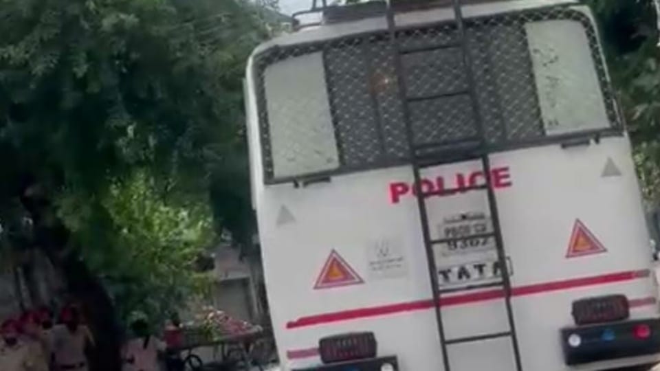 Electric Wire Fell on Bus of Policemen in Jalandhar