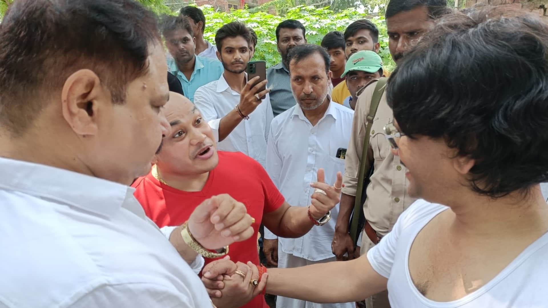 Bhojpuri Film City Nirhua set up tent in Azamgarh reached the shooting for the first time after becoming an MP