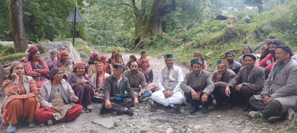 people protest gong to third day in koot