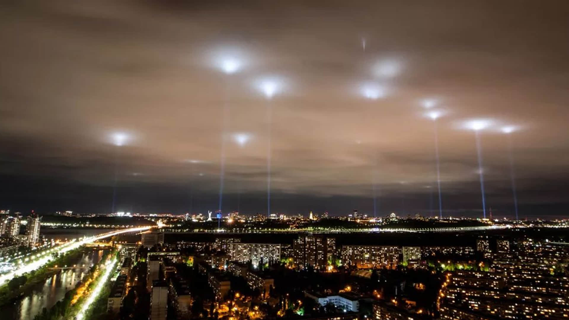 Mysterious UFO Seen Near Pacific Ocean Know What Pilots Revealed