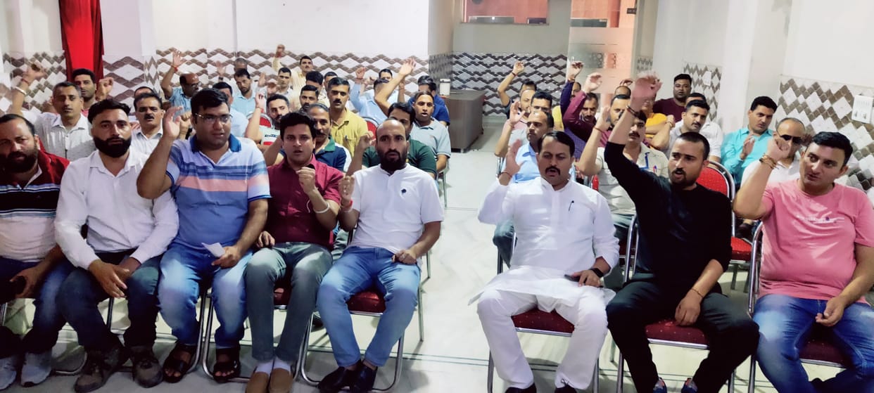 udhamper teachers protest said Like MLA, MP, teachers also get benefit of old pension scheme