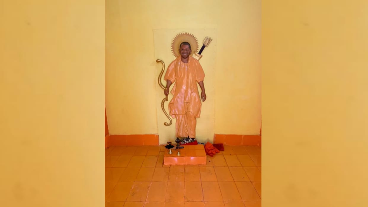 statue of CM Yogi Adityanath removed from temple in Ayodhya.