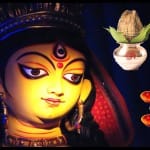 अखंड दीपक जलाते समय उसे कभी भी सीधे जमीन पर नहीं रखना चाहिए। दीपक रखने के लिए पहले किसी अन्न जैसे जौ,चावल या गेहूं की ढेरी बना लें उसके ऊपर दीपक रखें।