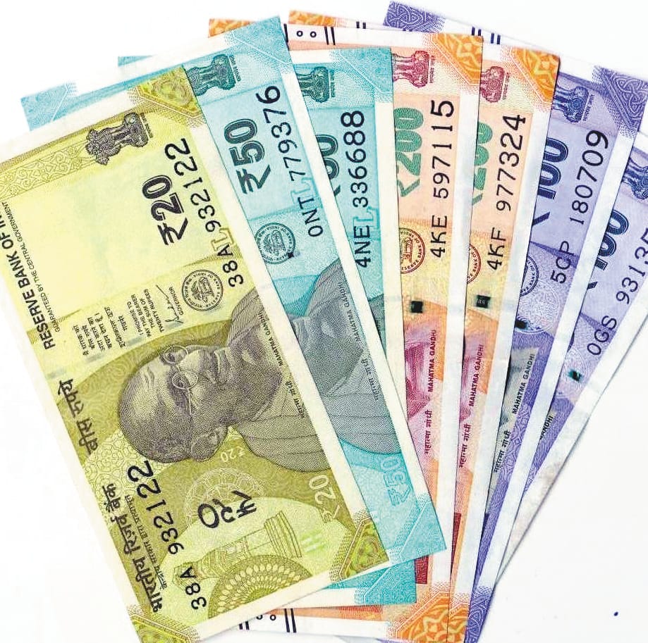 15.70 lakh rupees cheated by making obscene video of forest department pensioner